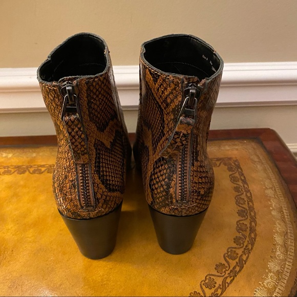 NIB Dolce Vita Coltyn Caramel Snake Print Leather Back Zip Booties Ankle Boots 6 - Picture 10 of 10